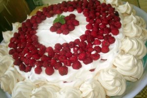 Pavlova cu zmeura