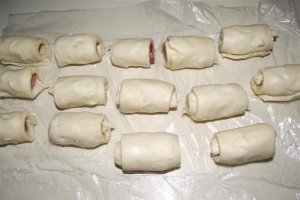 Cârnăciori de bere în foietaj