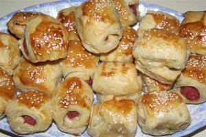 Cârnăciori de bere în foietaj