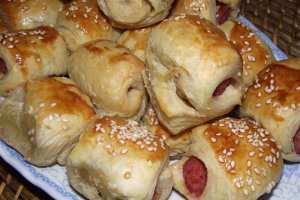 Cârnăciori de bere în foietaj