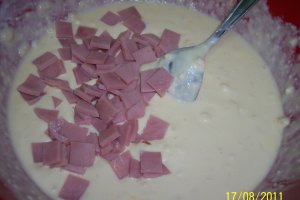 Tarta cu branza si sunca