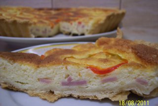 Tarta cu branza si sunca