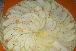 Tarta cu ceapa, mere si bacon