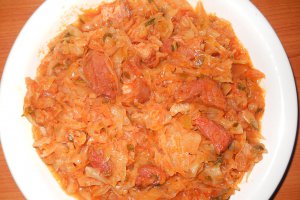 Varza scazuta cu carne afumata