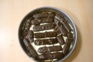 Tort vesel cu diferite arome si bomboane MM