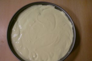 Tort vesel cu diferite arome si bomboane MM