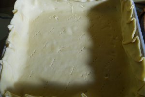 Tartă cu roşii, dovlecei şi caşcaval