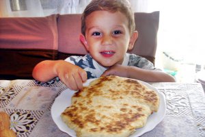 Turte "albe si negre" la tigaie