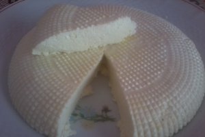 Cas natural din lapte