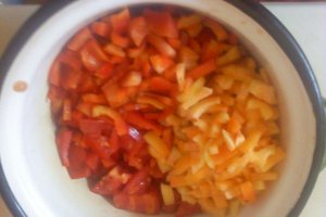 Spaghete cu sos de rosii