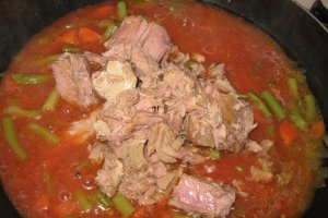 Ton cu legume