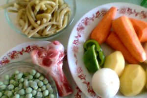 Ciorba de os de porc cu legume