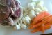 Friptura de porc pe pat de ceapa si morcovi cu cartofi natur-0