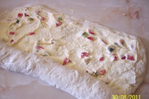 Rulada cu branza sarata si gogosari