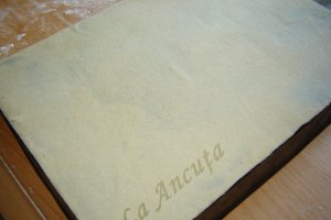 Prajitura cu foi si crema caramel