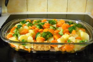 Sufleu de legume cu chiftelute