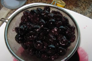 Cheesecake cu cirese negre