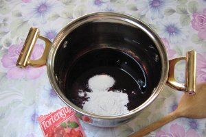 Cheesecake cu cirese negre