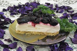 Cheesecake cu cirese negre