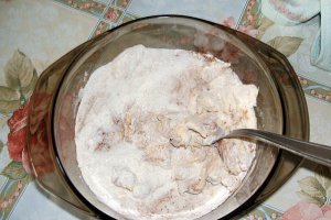Prăjitură cu prune şi aluat sfărâmicios