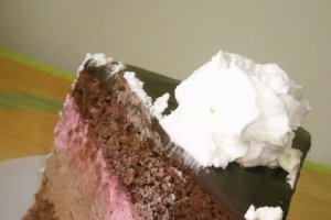 Tort cu mousse de visine si ciocolata