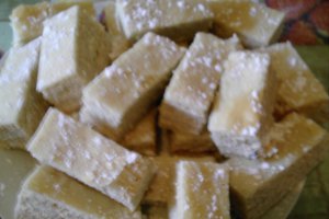 Prajitura cu foi si crema de nuca