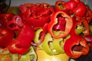 Mancare de pui cu sos de legume