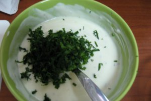 Andive cu sos tartar cu ridichi