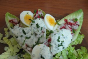 Andive cu sos tartar cu ridichi