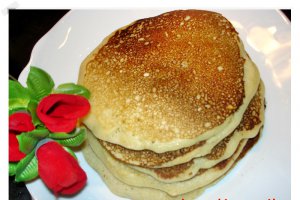 Clatite americane cu aroma de banane