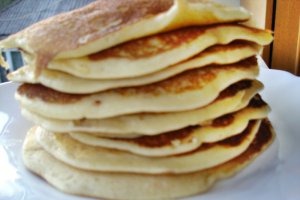 Clatite americane cu aroma de banane