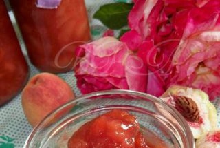 Dulceata de piersici cu capsuni