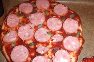 Pizza Salami cu seminte de dovleac