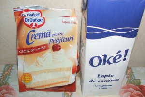 Prăjitură cu foi şi cremă de vanilie