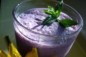 Milkshake cu mure si inghetata