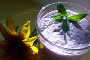 Milkshake cu mure si inghetata