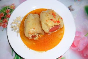 Ardei umpluti cu carne de curcan in sos