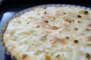 Tarta cu pere si migdale