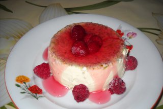 Panna cotta cu zmeura