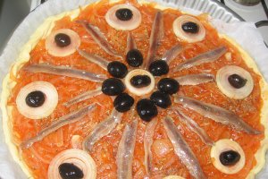 Pisaladiere (tarta cu ceapa si ansoa)