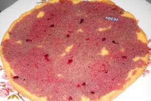 Tort cu mascarpone si fructe de padure