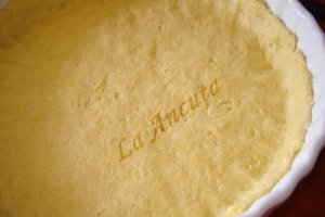 Tarta cu prune si crumble