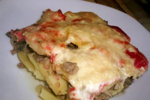 Musaca de cartofi cu carne si ciuperci