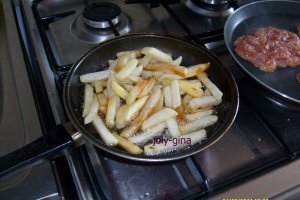 Hamburger din carne de curcan