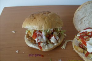 Hamburger din carne de curcan