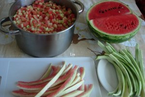 Dulceata aromata din coji de lubenita