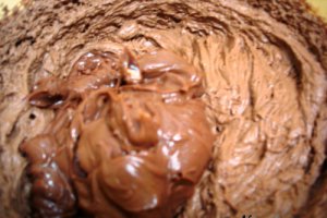 TORT CU CREMA DE CIOCOLATA