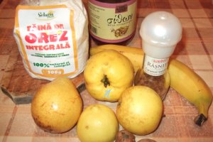 Budinca de fructe asortate
