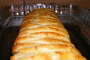 Foietaj cu nuca si dulceata de caise