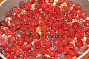Tort de visine si crema cu ricotta si ciocolata